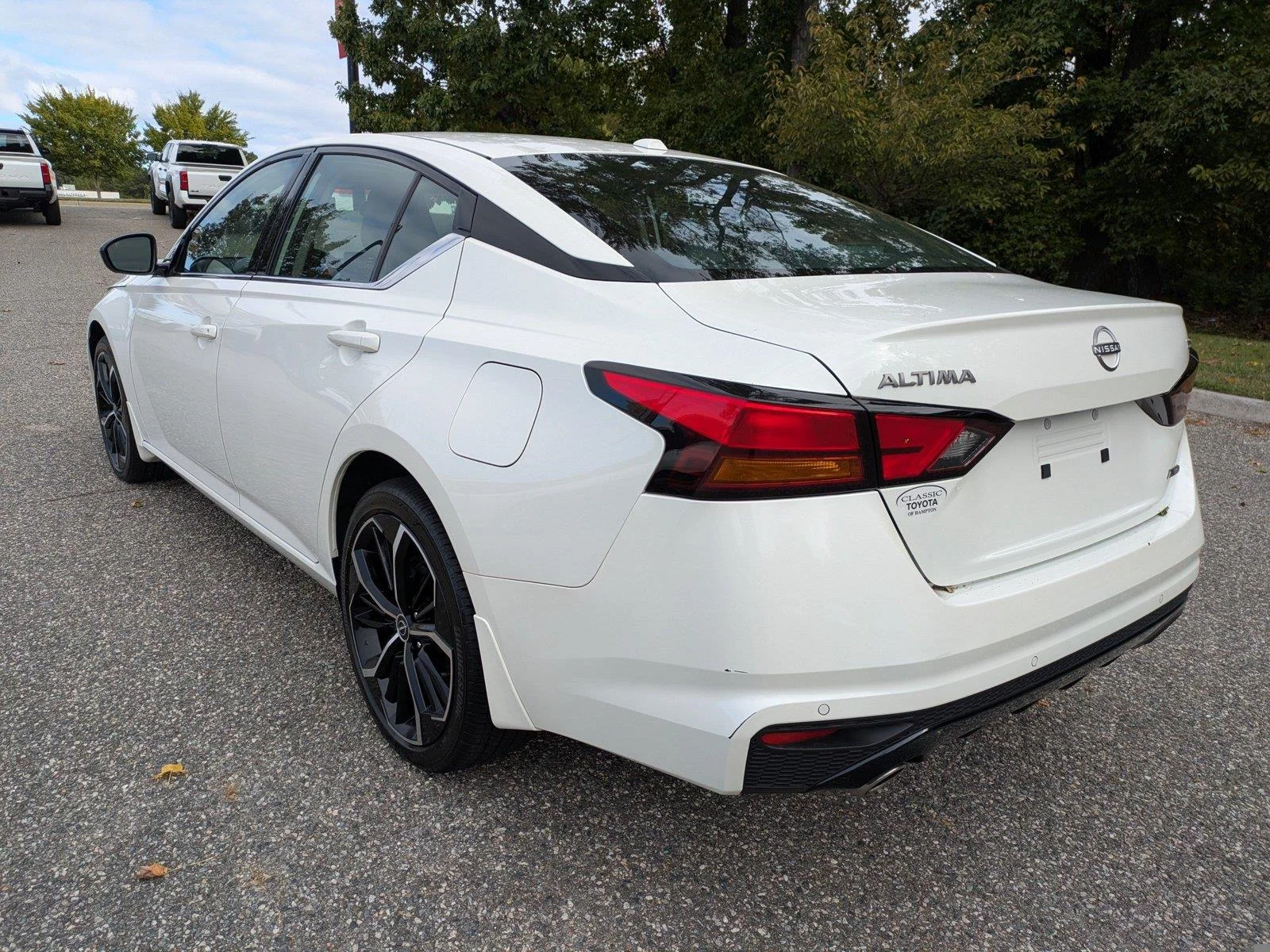 Used 2024 Pearl White Tricoat Nissan 2.5 SR image 6