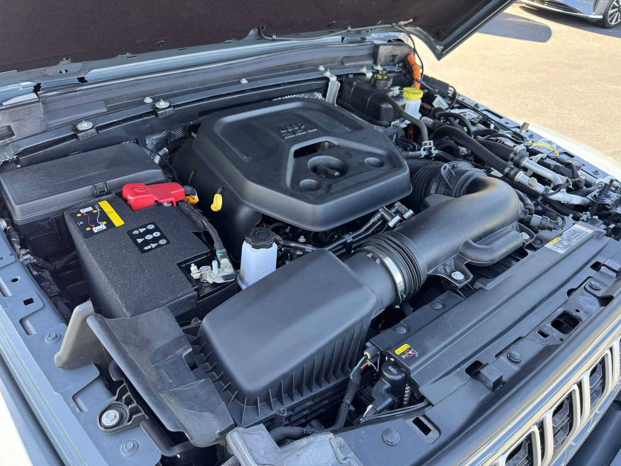 Used 2024 ANVIL CLEAR COAT Jeep Sahara image 37