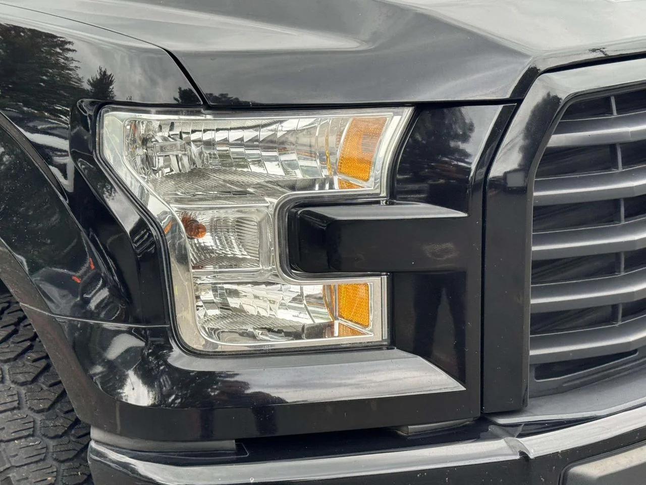 Used 2017 Shadow Black Ford XL image 12