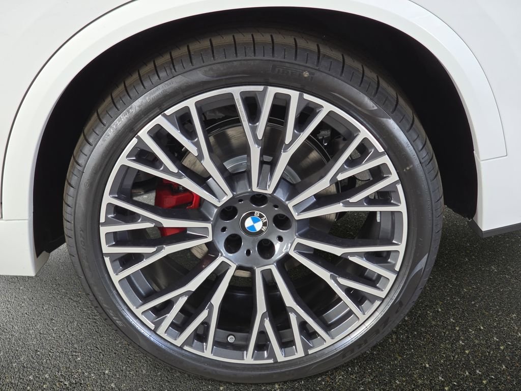 New 2026 Alpine White BMW sDrive40i image 19