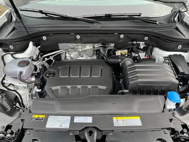 New 2026 White Volkswagen 2.0T SE w/Technology image 29