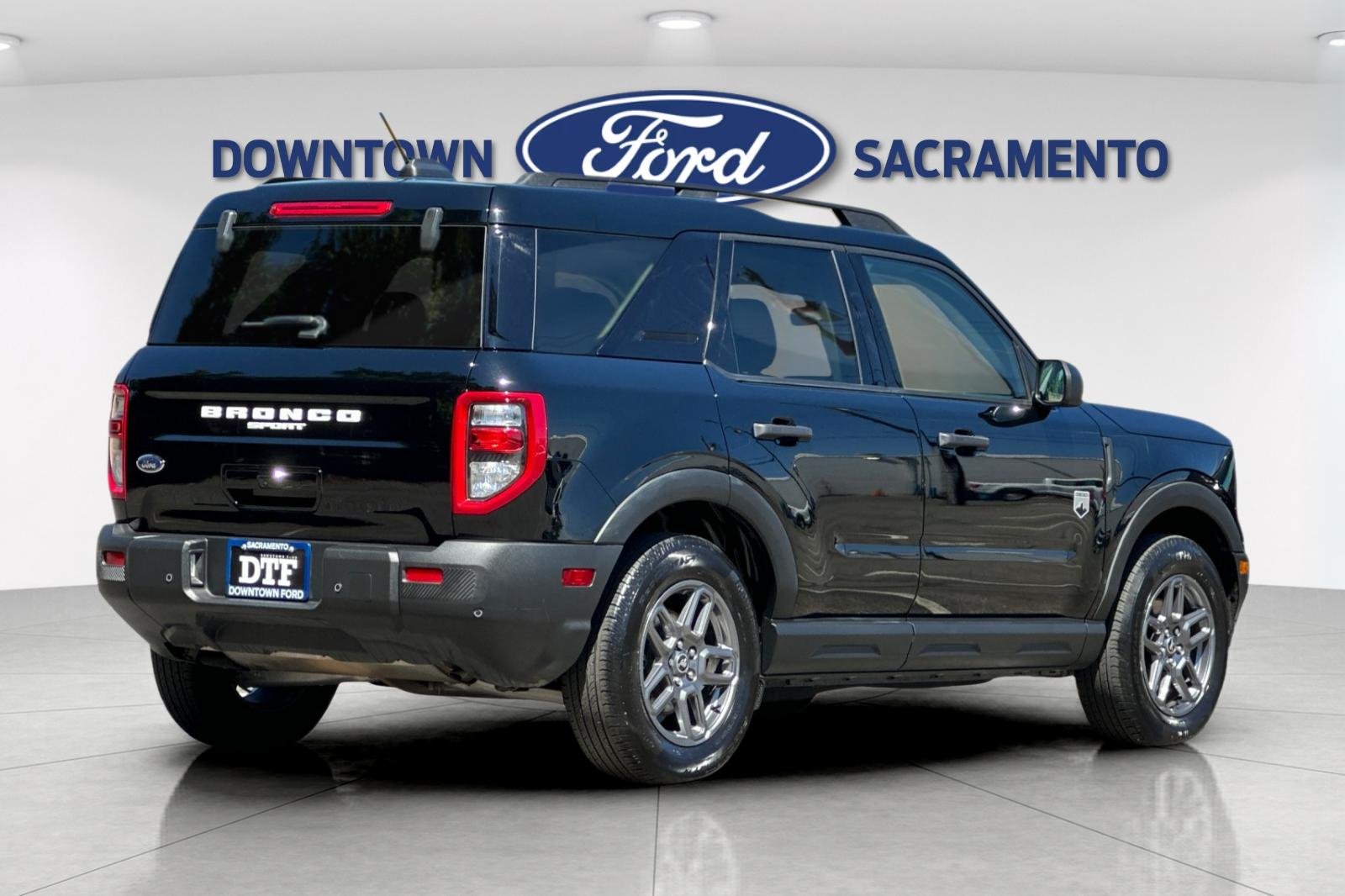 Certified Used 2025 Shadow Black Ford Big Bend image 3