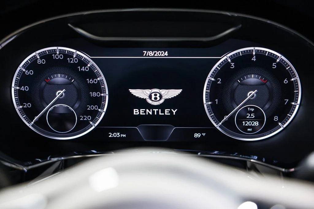 Used 2020 Blue Bentley V8 image 31