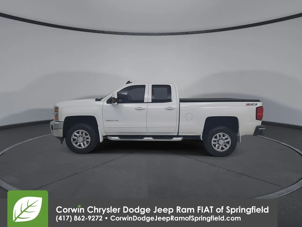 Used 2017 White Chevrolet LT image 9