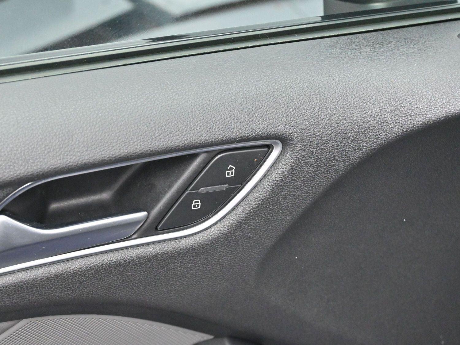 Used 2019 Navarra Blue Metallic Audi Premium Plus image 10