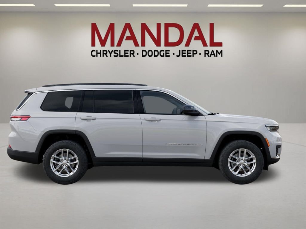 New 2026 Bright White Clearcoat Jeep Laredo image 21