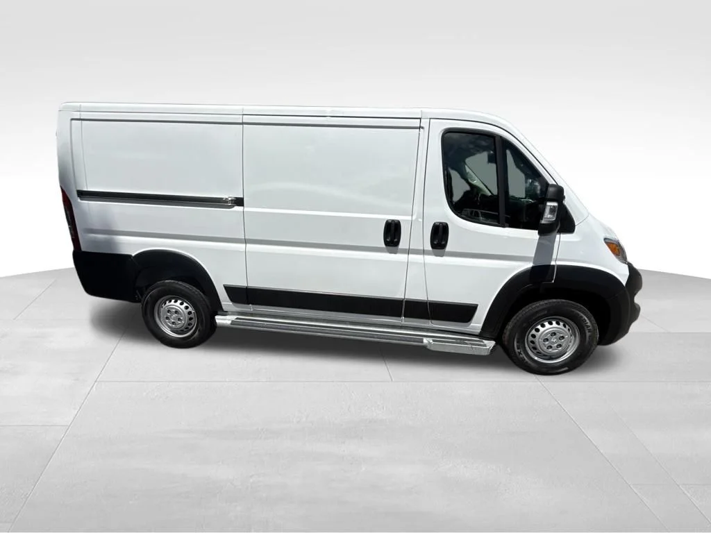 Used 2025 White Ram Base image 7