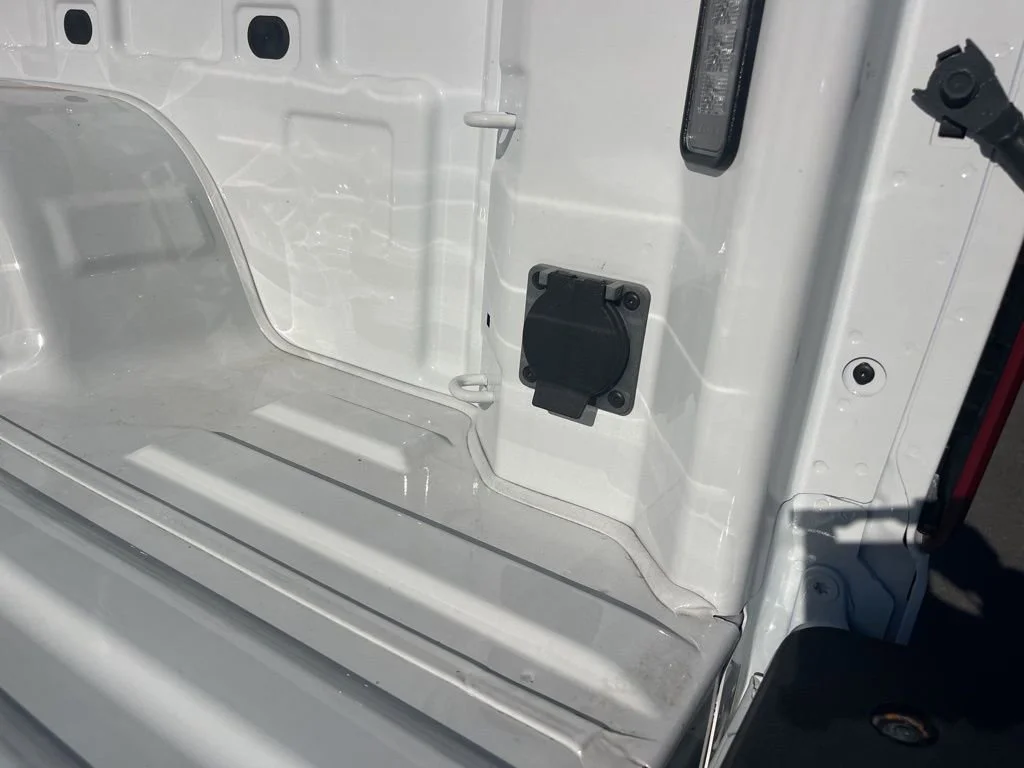 Used 2025 Summit White Chevrolet Custom image 25