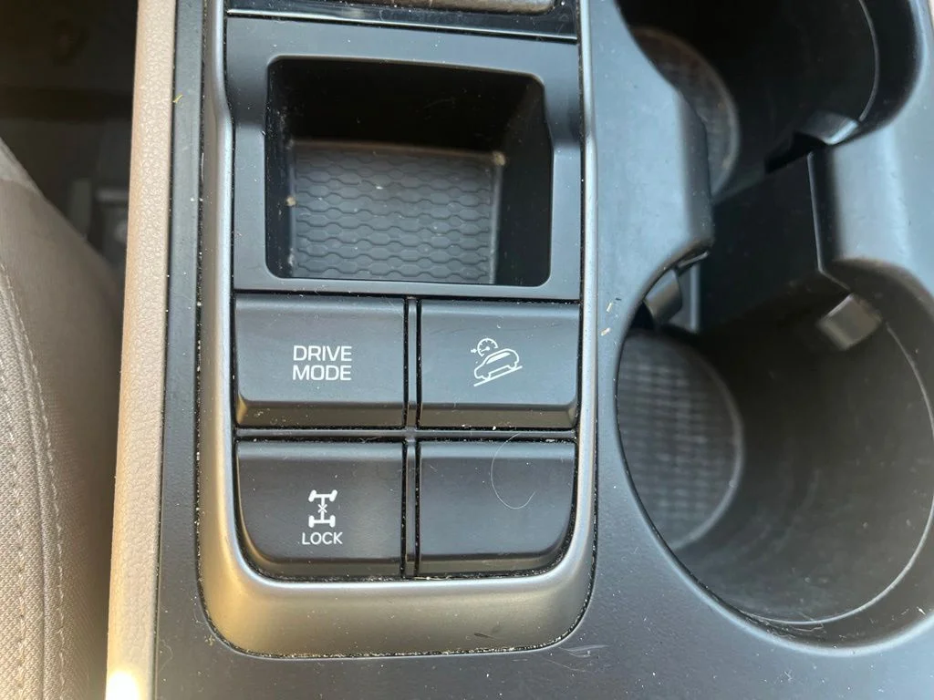 Used 2017 Red Hyundai SE image 21