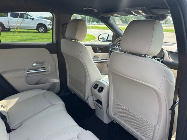 New 2026 Polar White Mercedes-Benz GLA 250 image 20