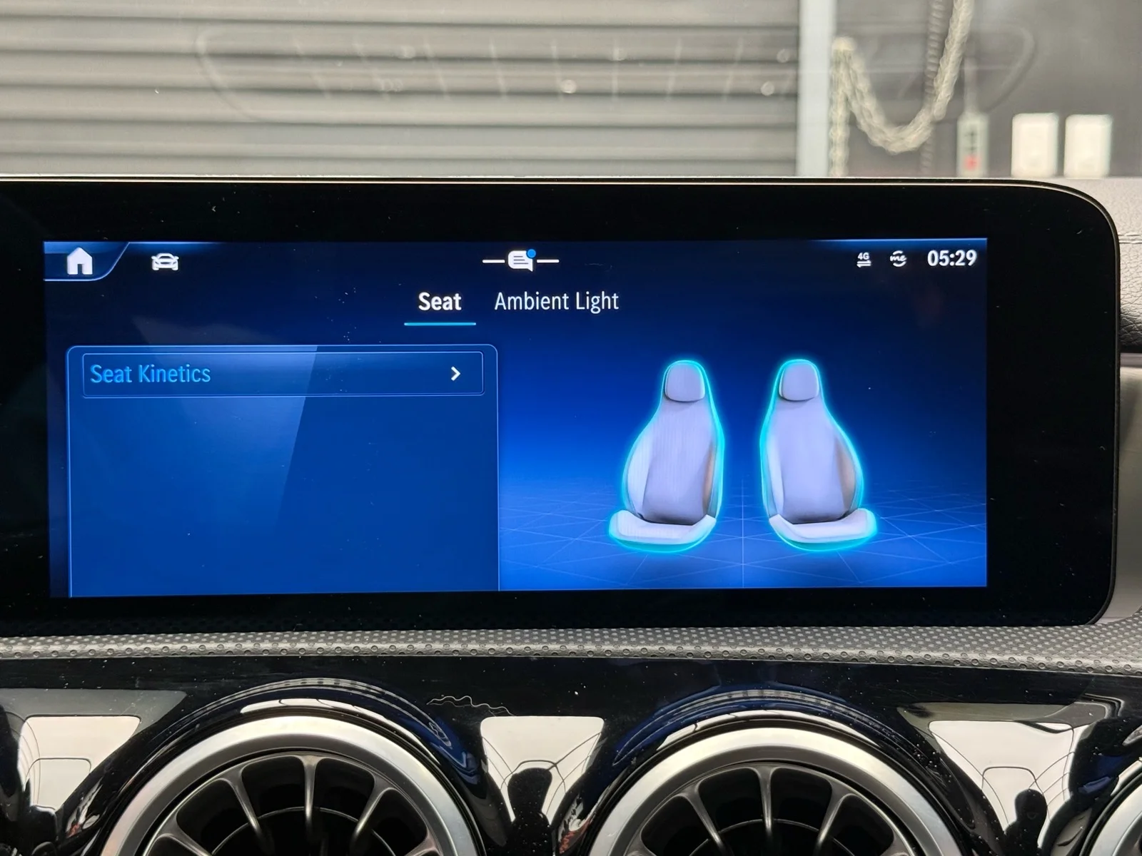Used 2025 Polar White (149) Mercedes-Benz CLA 250 image 17