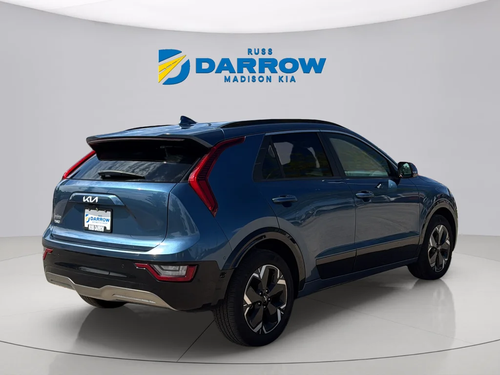 Certified Used 2024 Mineral Blue Kia Wave image 5