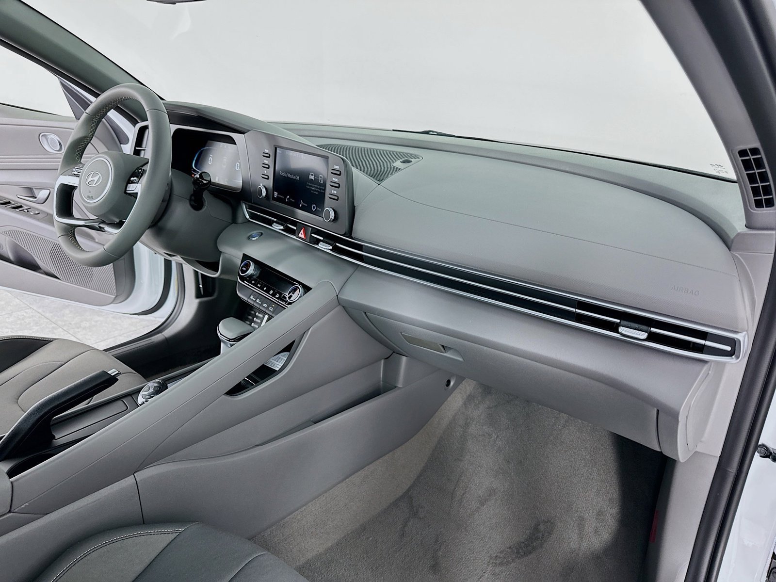 2026 Hyundai Elantra SEL Sport - Photo 31