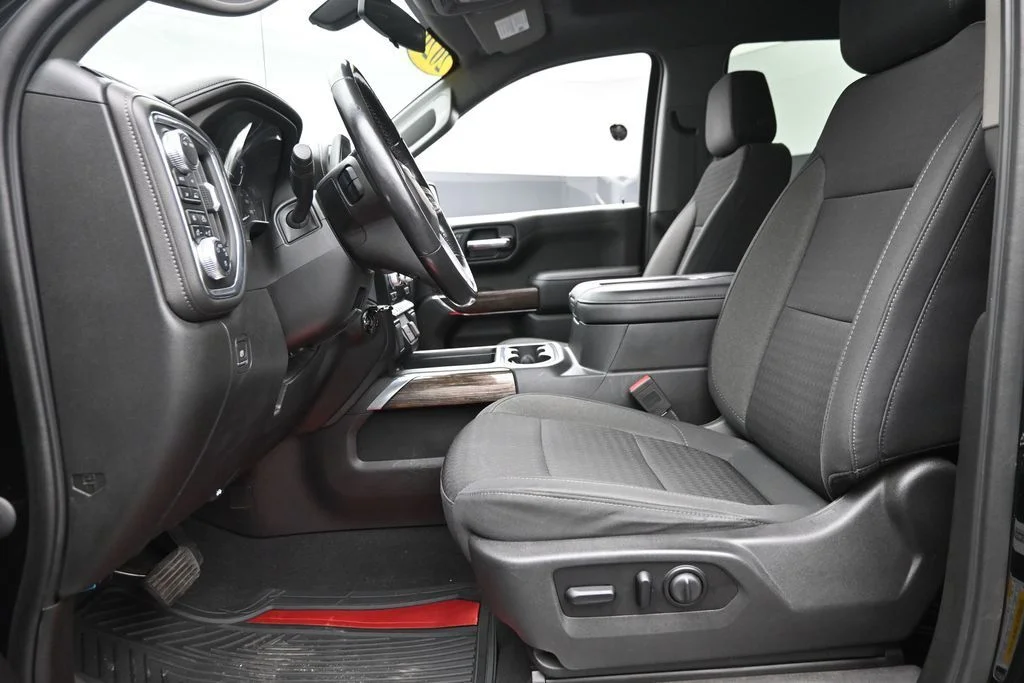 Used 2020 Black GMC Elevation image 17