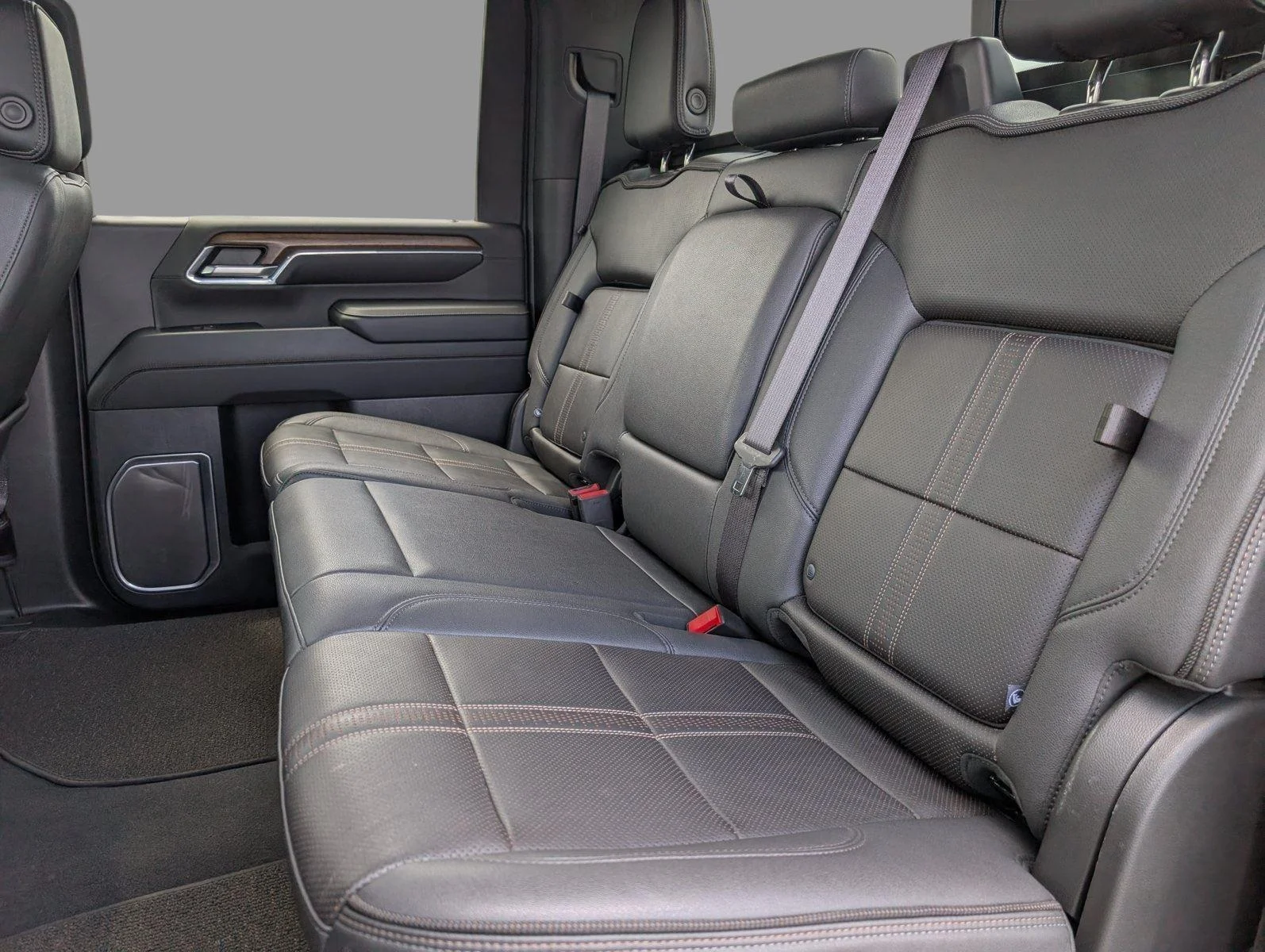 Used 2024 Black Chevrolet High Country image 36