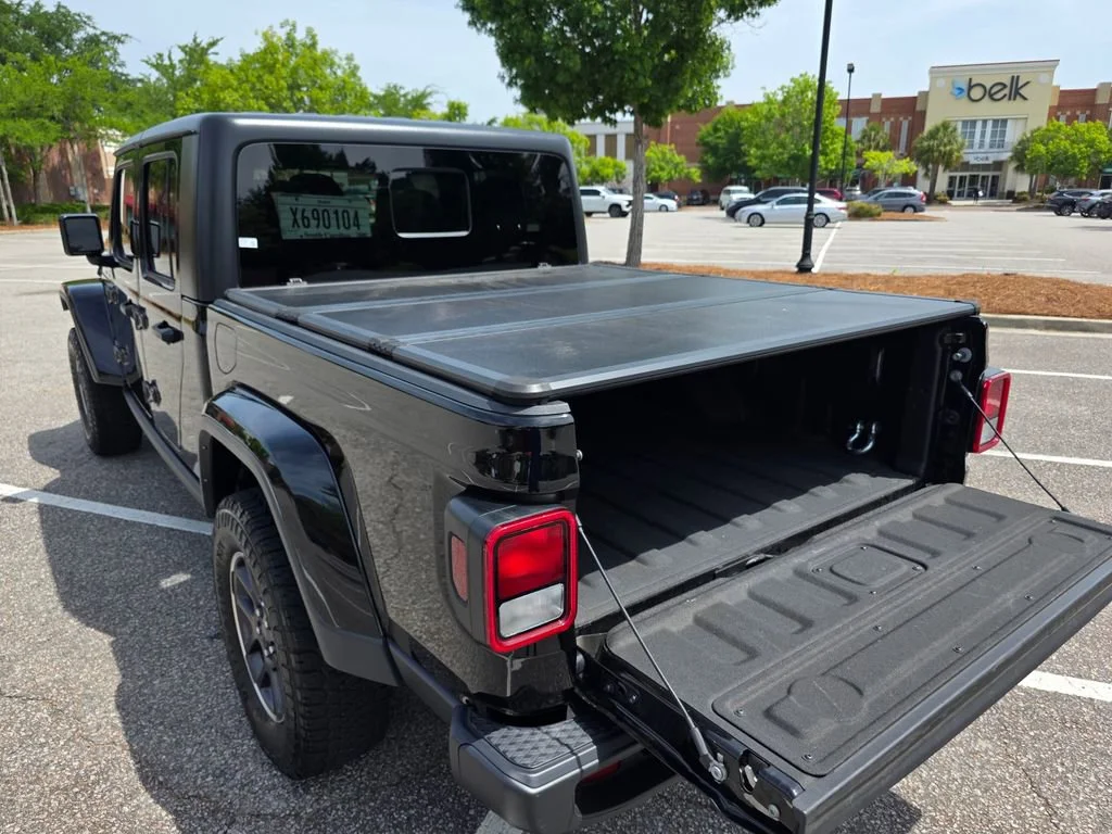 Used 2023 Black Jeep Overland 4x4 image 32