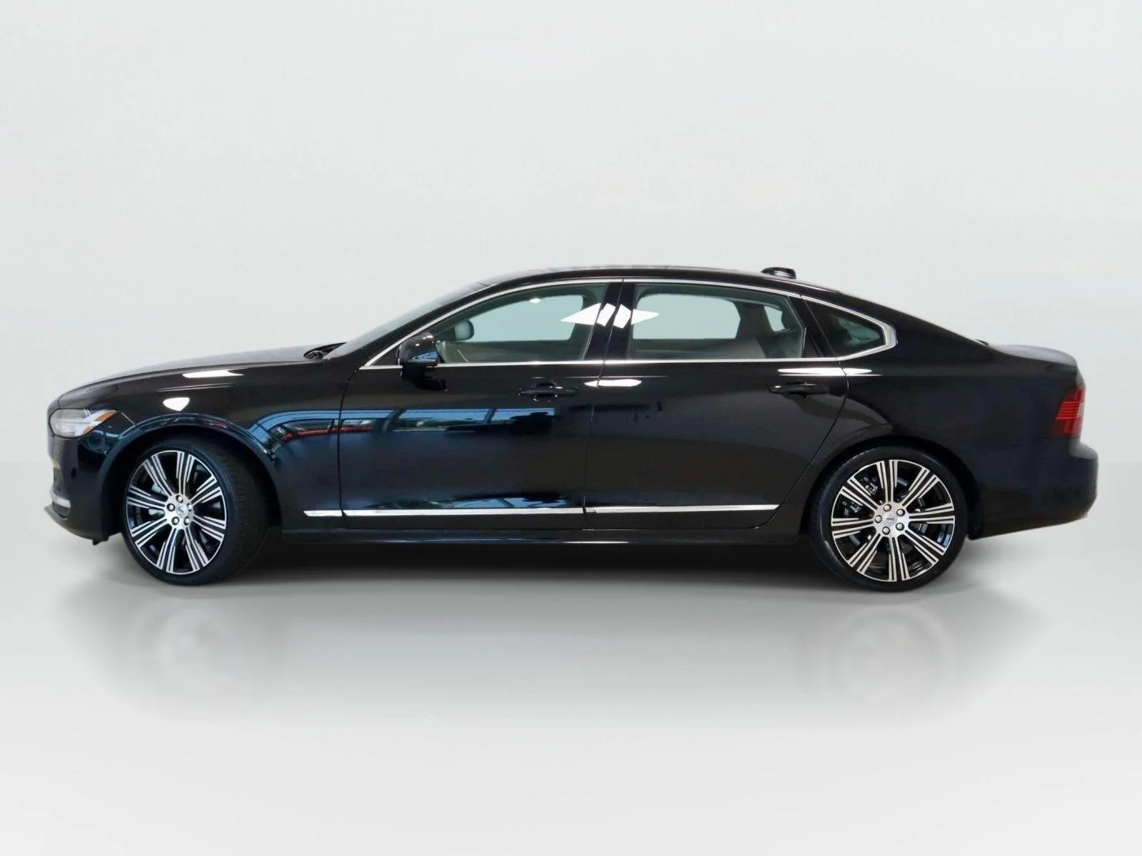 Used 2023 Black Stone Volvo Ultimate image 2