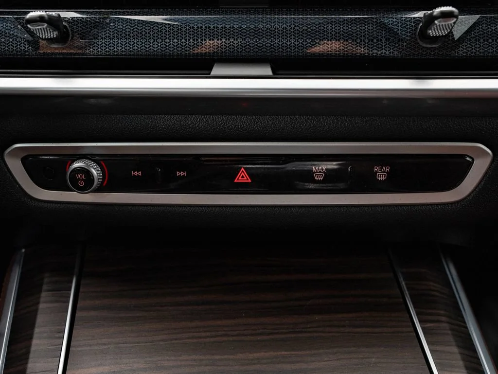 Used 2024 Skyscraper Grey Metallic BMW xDrive40i image 37