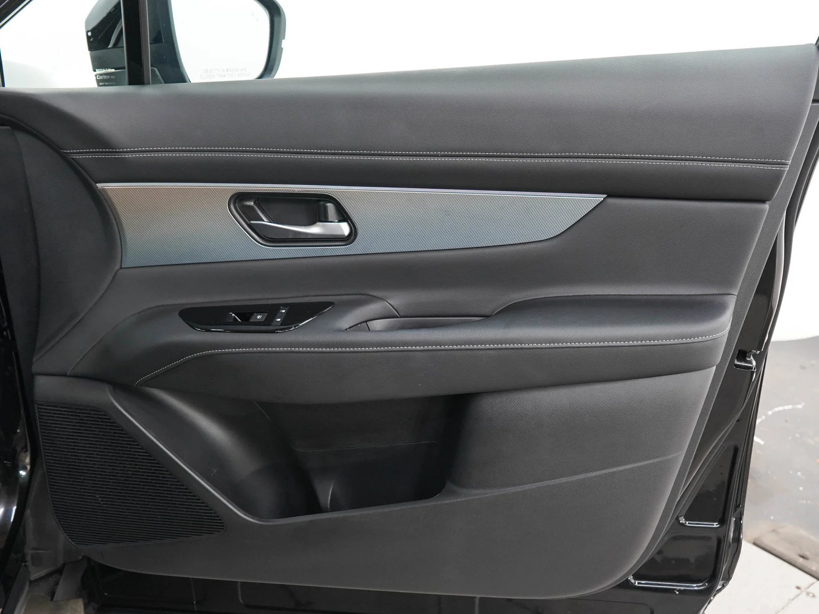 Used 2026 Super Black Nissan SL image 12