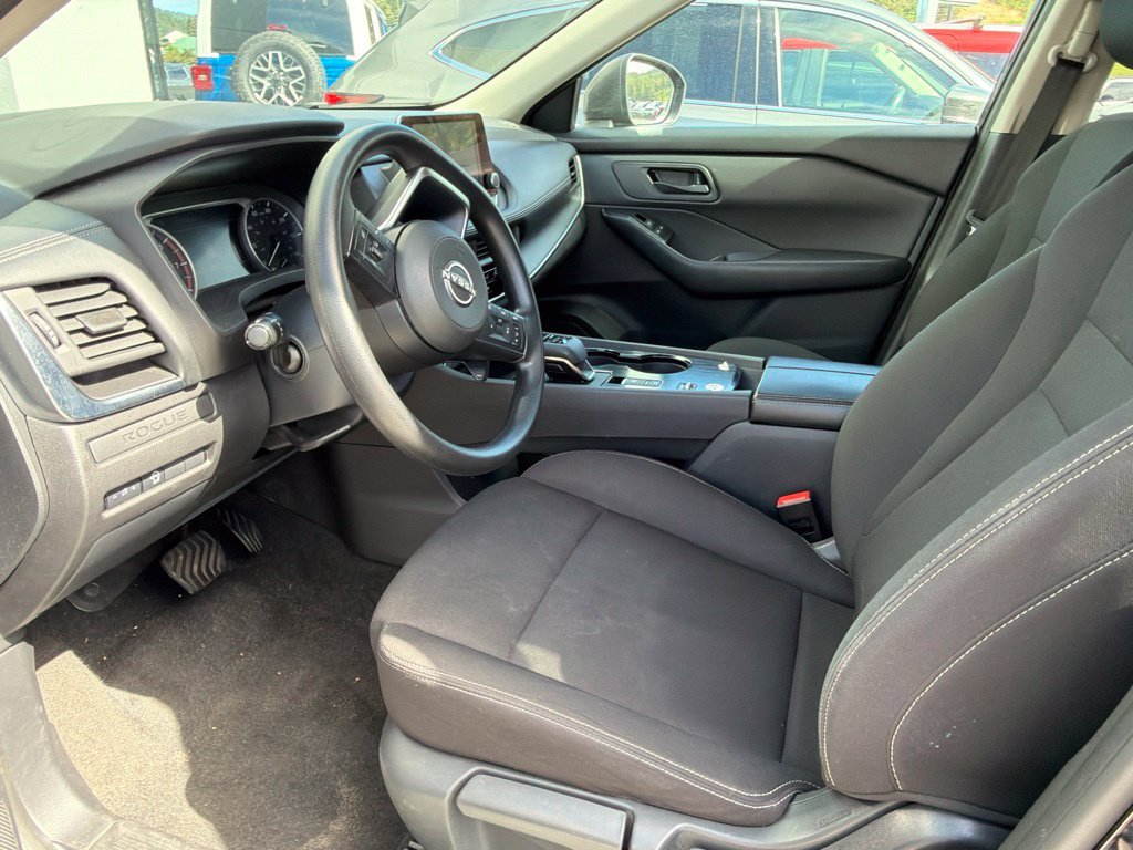 Used 2024 Black Nissan S image 5