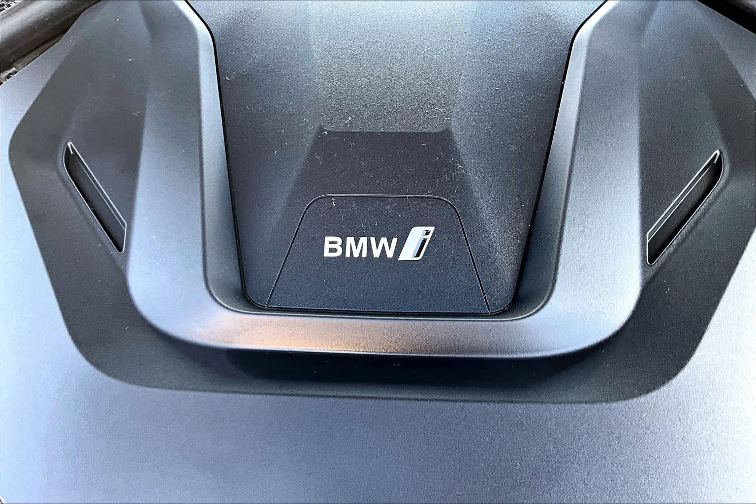 Used 2025 Black Sapphire Metallic BMW M50 image 31