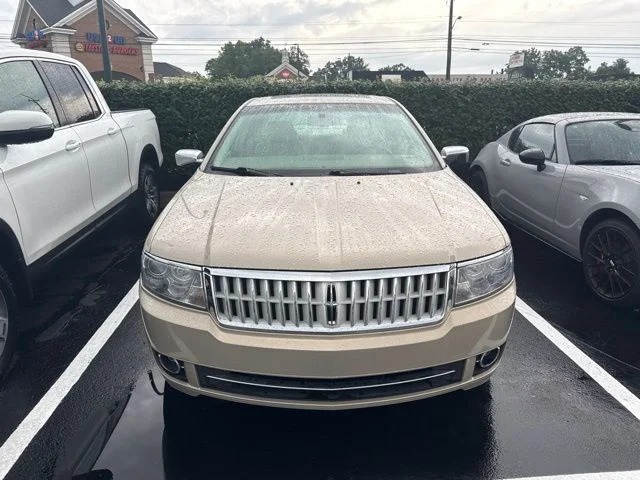 Used 2007 Dune Pearl Clearcoat Metallic Lincoln Base image 2
