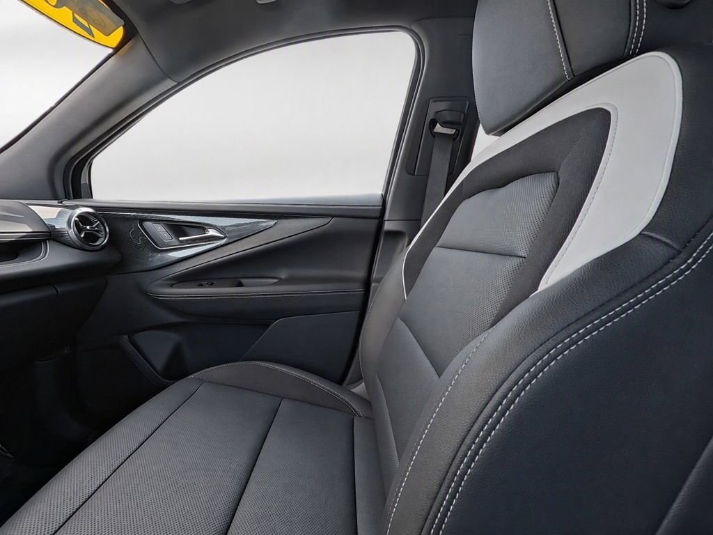 Used 2024 Summit White Chevrolet LT image 23