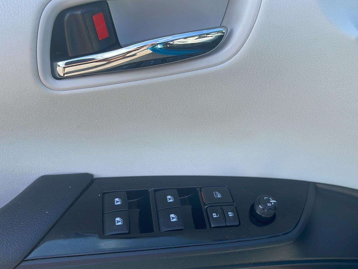 2017 Toyota Prius Prime Premium - Photo 24