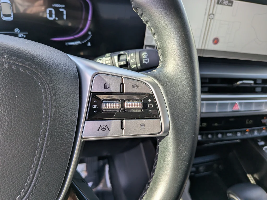Used 2025 Black Kia S image 30