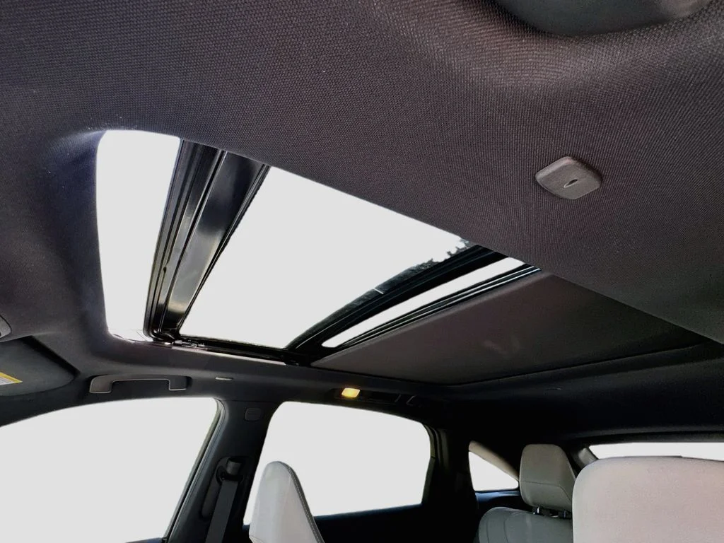 New 2027 White INFINITI LUXE image 22