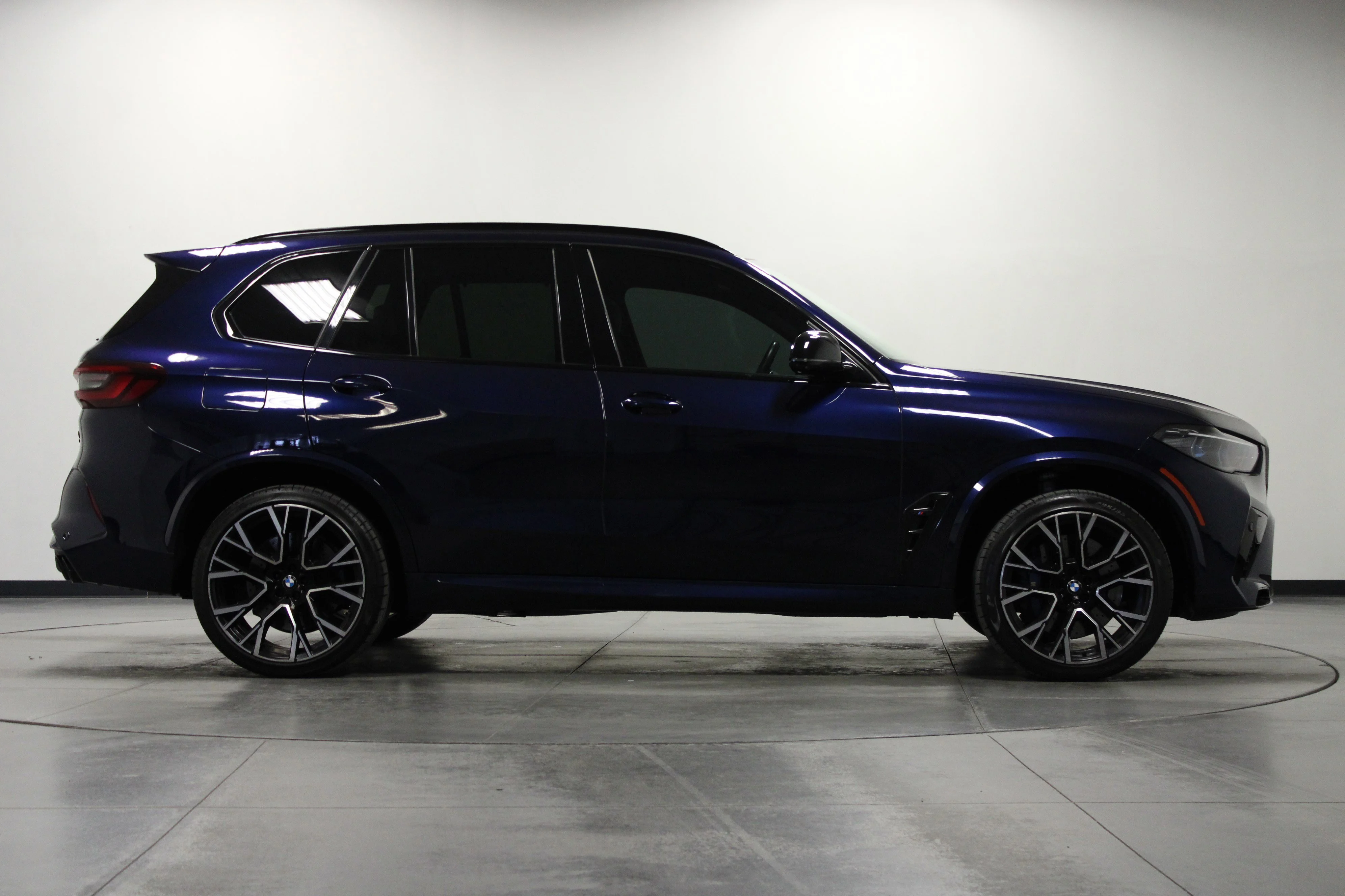 Used 2022 Tanzanite Blue II Metallic BMW Base image 3