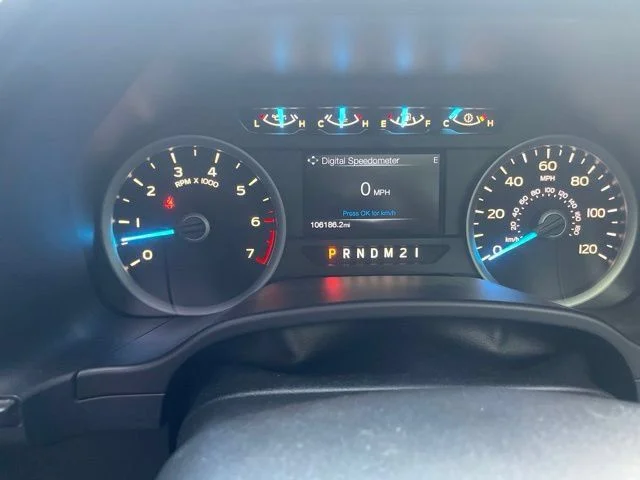 Used 2017 White Ford XLT image 3