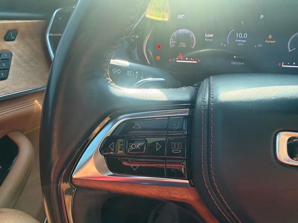 Used 2022 White Jeep Summit Reserve image 18