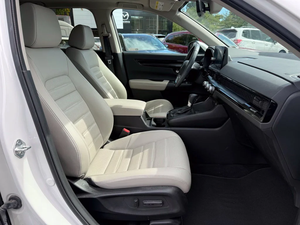 Used 2024 Platinum White Pearl Honda EX-L image 30