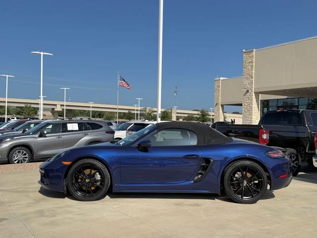 Used 2020 Gentian Blue Metallic Porsche Base image 8
