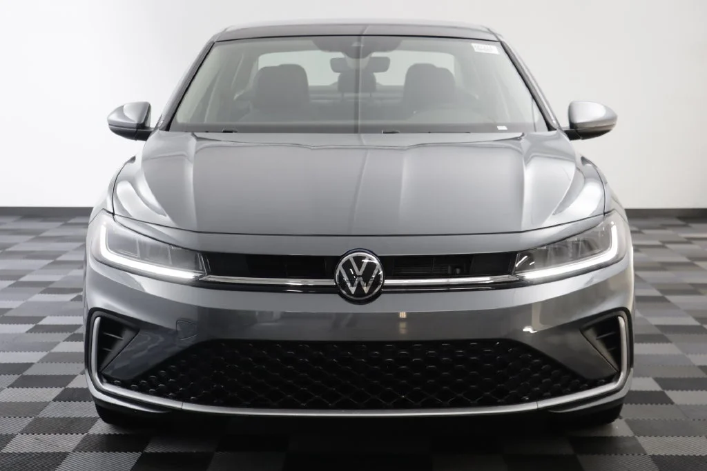 New 2027 Platinum Grey Volkswagen 1.5T SE image 22