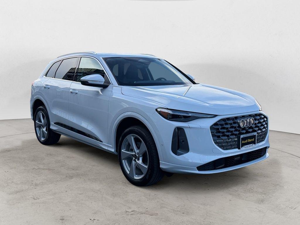 2025 Audi Q5 40 Premium Plus's photo