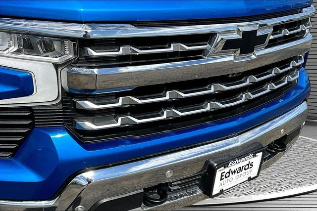 Used 2022 Blue Chevrolet LTZ image 34