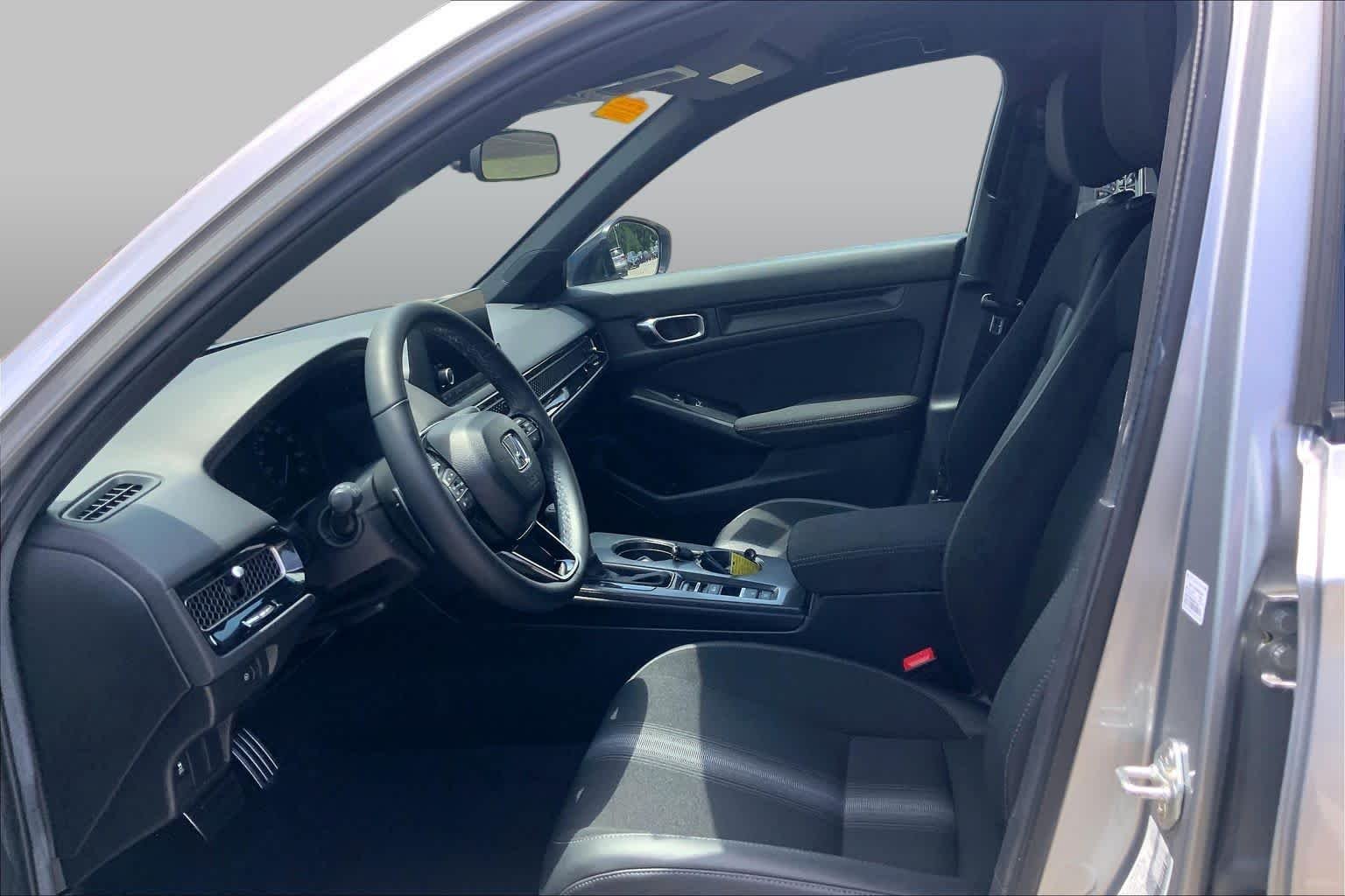 Used 2025 Solar Silver Metallic Honda Sport image 8