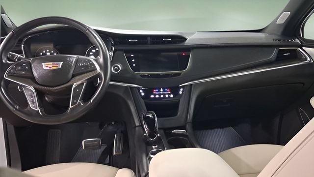 Used 2022 CRYSTAL WHITE TRICOAT Cadillac AWD Sport image 10
