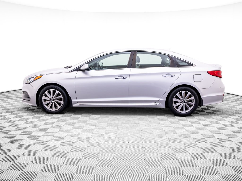 Used 2015 Hyundai Sonata Sport with VIN 5NPE34AF8FH186132 for sale in Barrington, IL