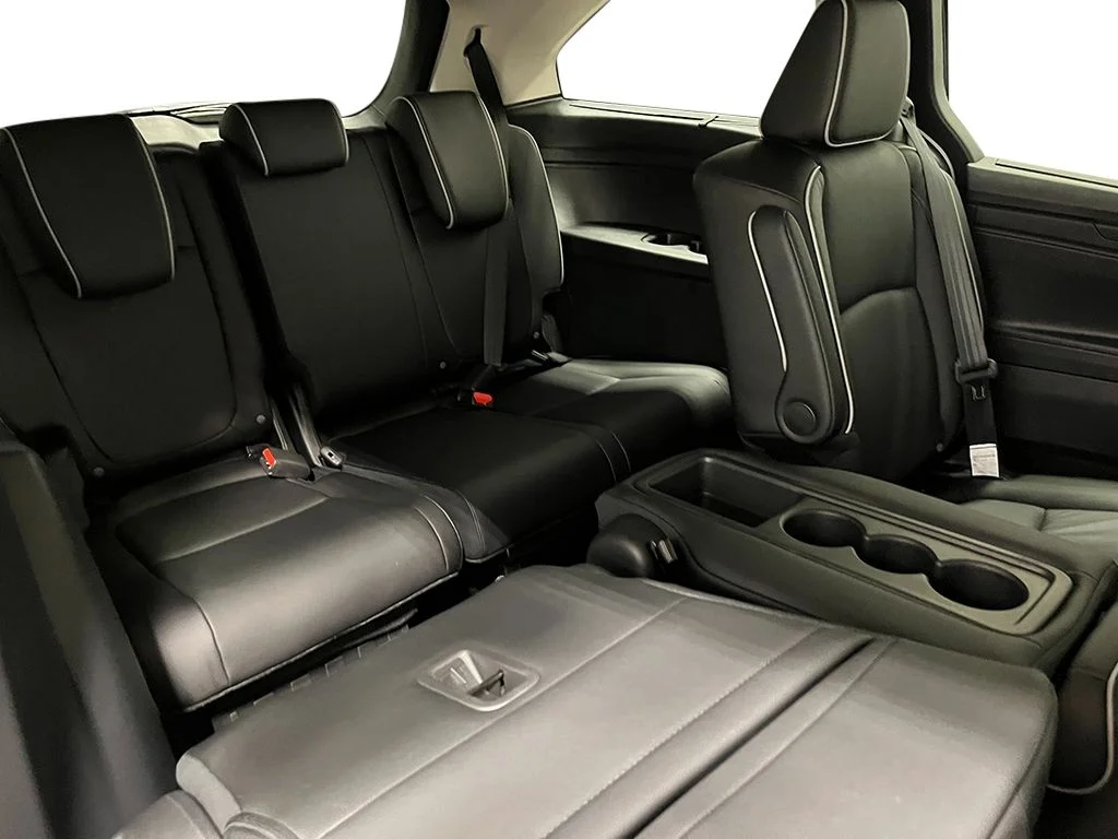 New 2026 Platinum White Pearl Honda Touring image 28