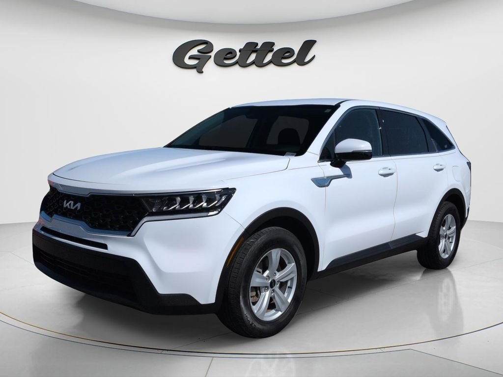Used 2022 White Kia LX image 1