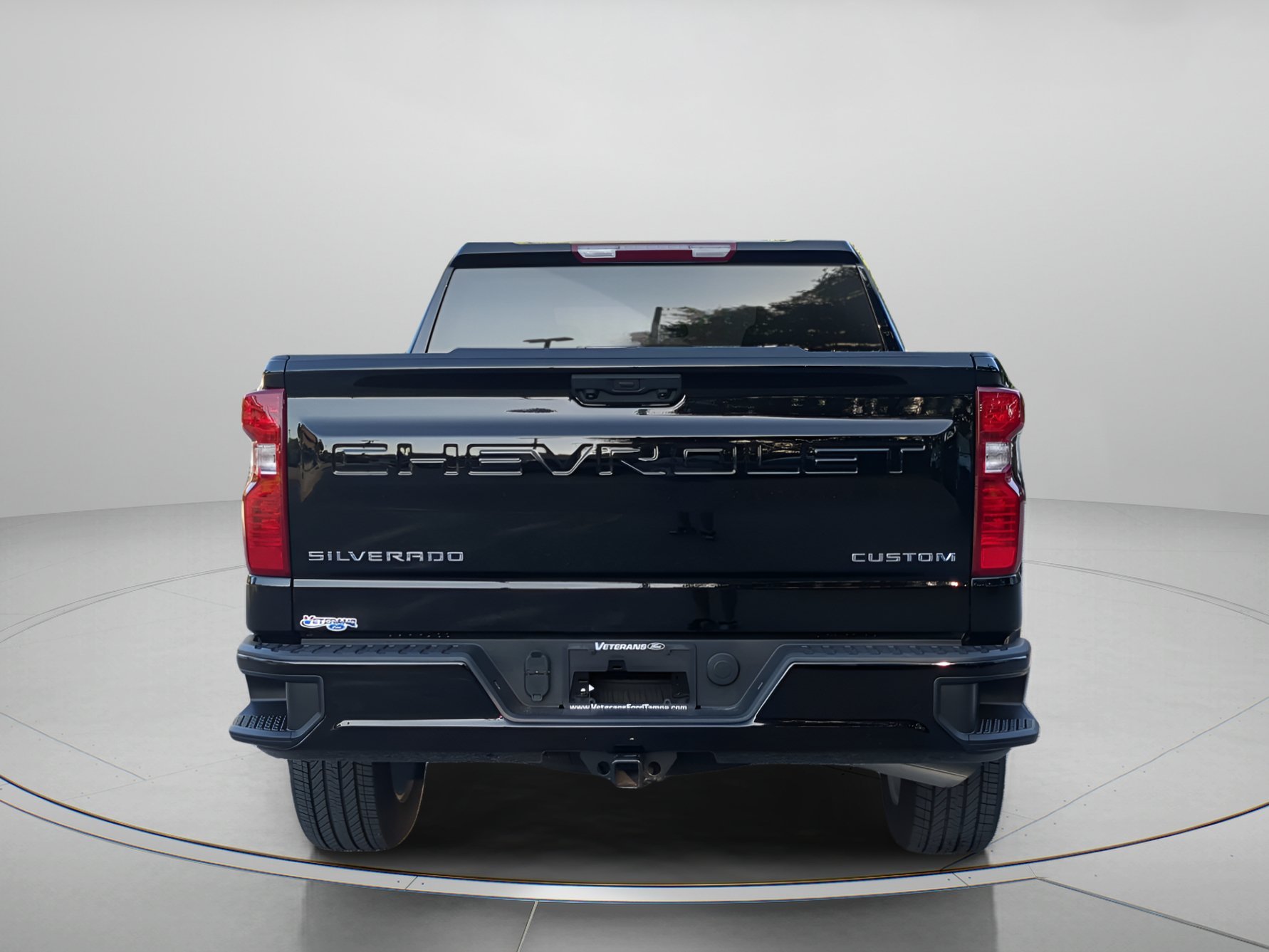 Used 2024 Black Chevrolet Custom Crew Cab Pickup image 40