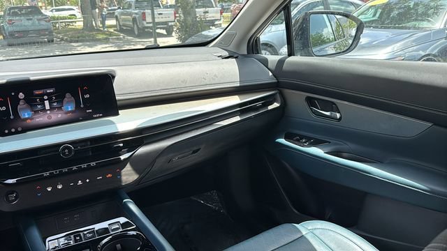 Used 2025 Super Black Nissan Platinum image 15