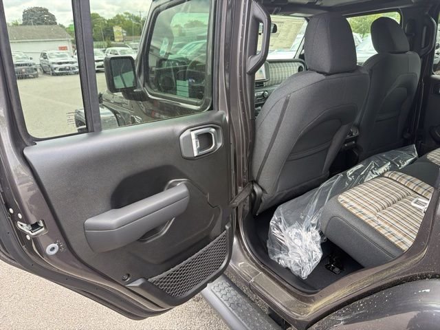 New 2026 Granite Crystal Metallic Clear-Coat Exterior Paint Jeep 85th Anniversary Edition image 12