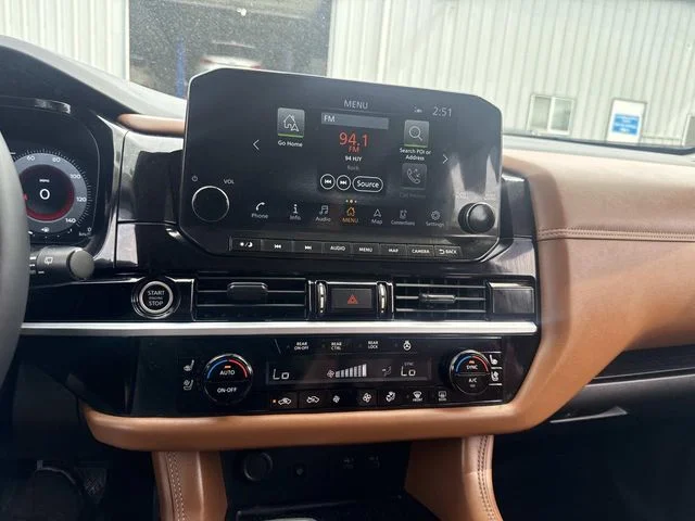 Used 2024 Gray Nissan Platinum image 26