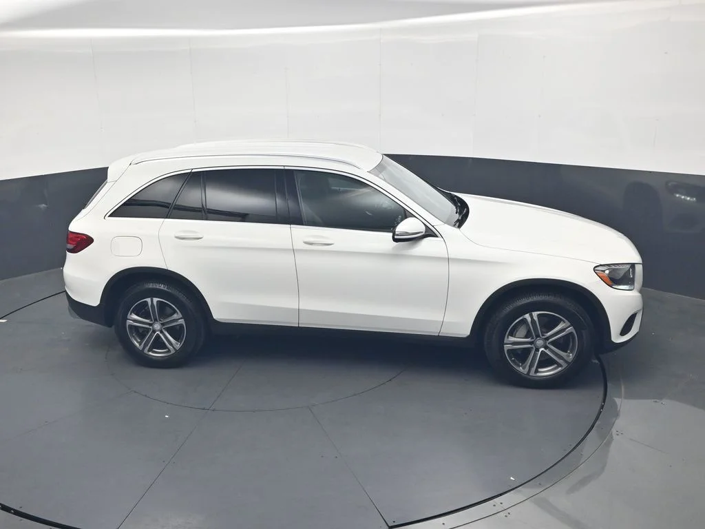 Used 2016  Mercedes-Benz GLC 300 image 29