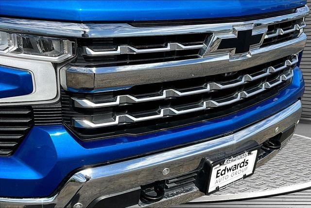 Used 2022 Blue Chevrolet LTZ image 34