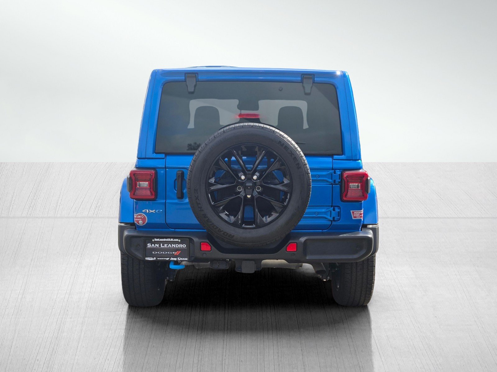 Certified Used 2024 Hydro Blue Pearlcoat Jeep Sahara image 6